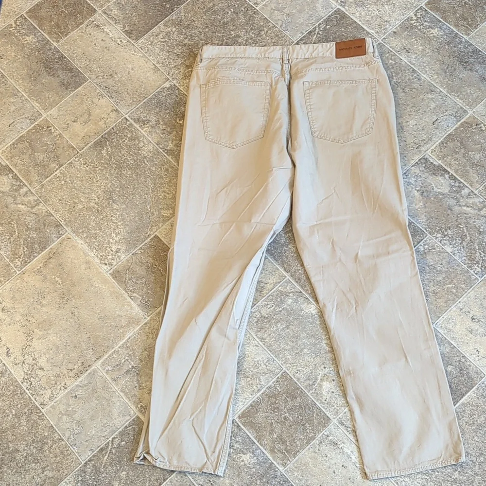 Cargos - Picture 2 of 5